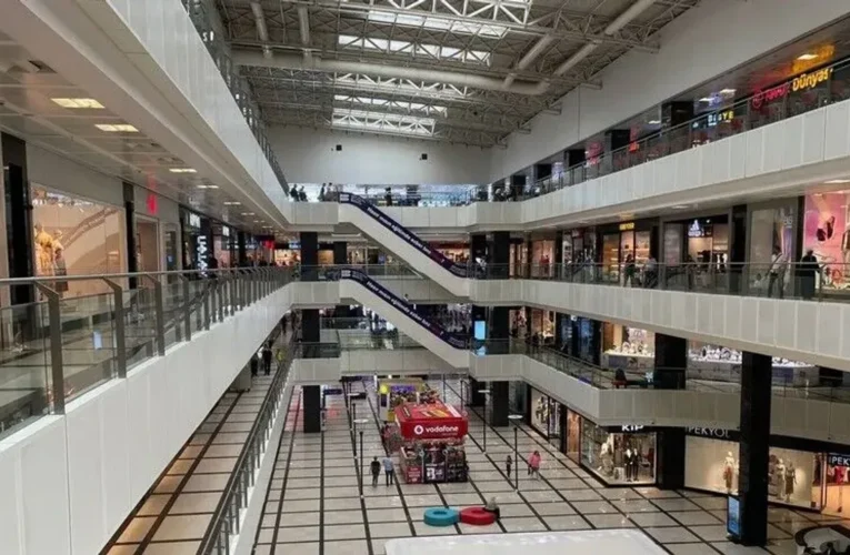 Türkiye’de ticaret sektöründeki çalışan sayısı yıllık bazda 80 aydır artıyor