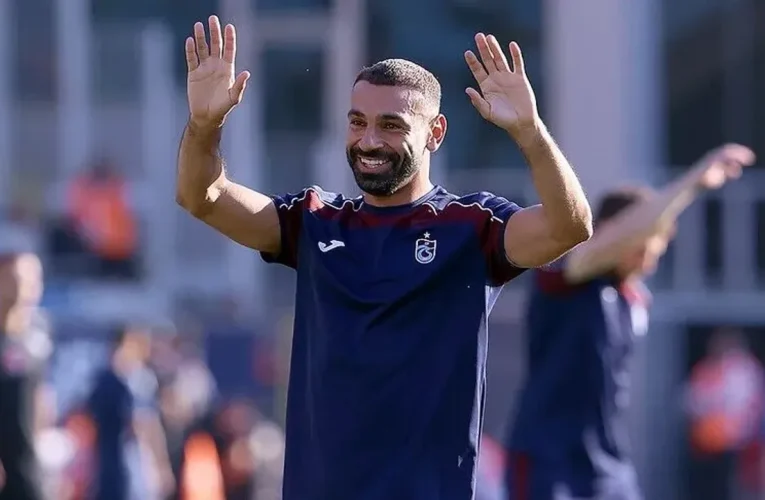 Muhammed Salah’ın Trabzonspor forması kısa sürede Kahire’de spor mağazalarında yayıldı
