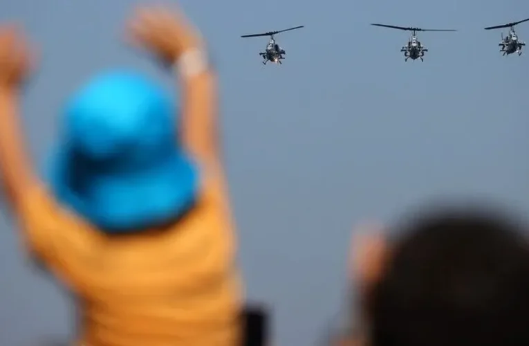 TEKNOFEST Mavi Vatan’ın hava gösterileri Gölcük’te beğeni topladı
