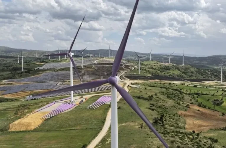 Türkiye’nin elektrik kurulu gücündeki son bir yıldaki artışın yüzde 88’i yenilenebilir kaynaklardan geldi