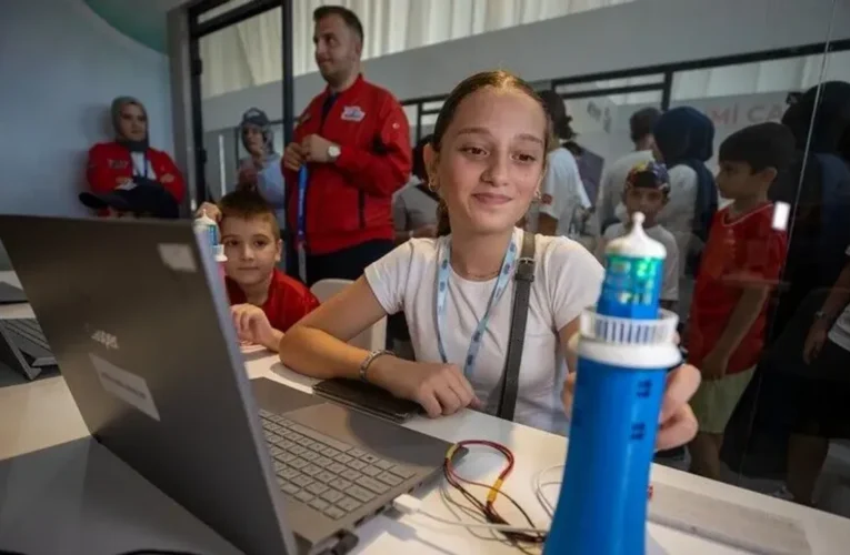 TEKNOFEST Mavi Vatan’a katılan çocuklar denizciliği eğlenerek öğreniyor