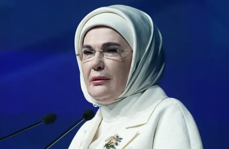 Emine Erdoğan, yazar Şule Yüksel Şenler’i vefatının 7’nci yılında andı