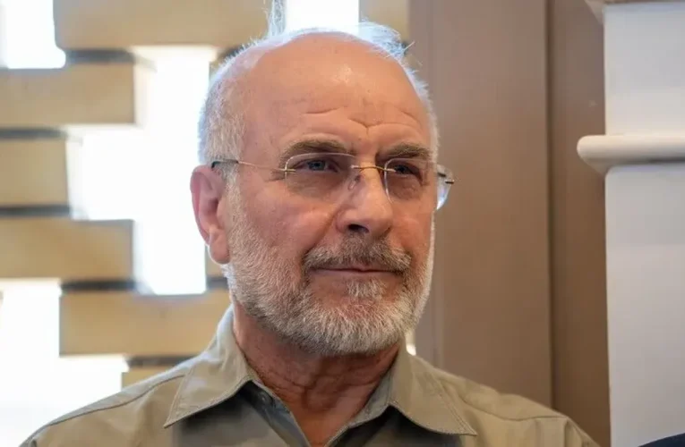 İran Meclis Başkanı, “ekonomik savaşın etkilerini azaltmak için büyük çaba sarf ettiklerini” söyledi