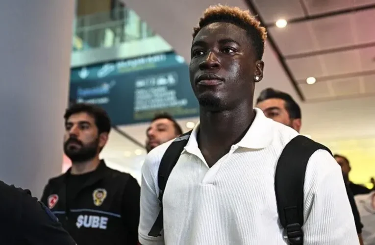Ganalı futbolcu Oppong, Fenerbahçe için İstanbul’da
