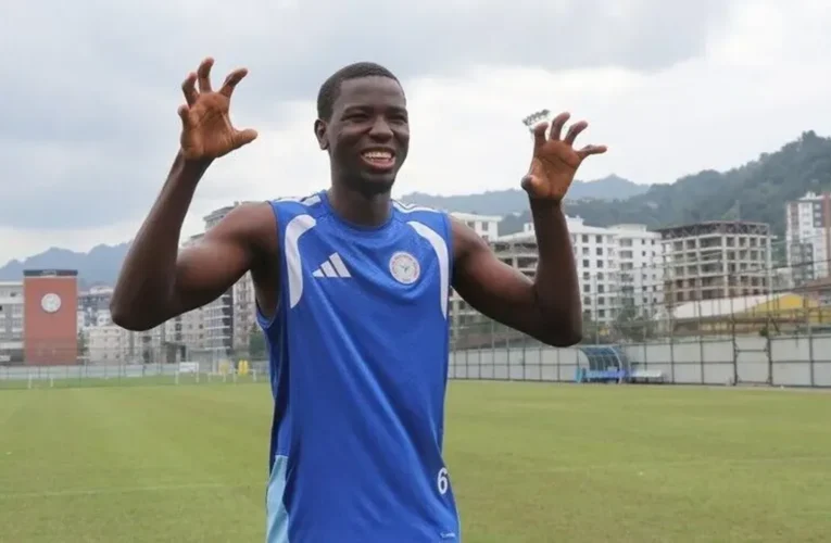 Çaykur Rizesporlu Moussa Diakite: Bu maçtan kesinlikle galibiyet bekliyoruz