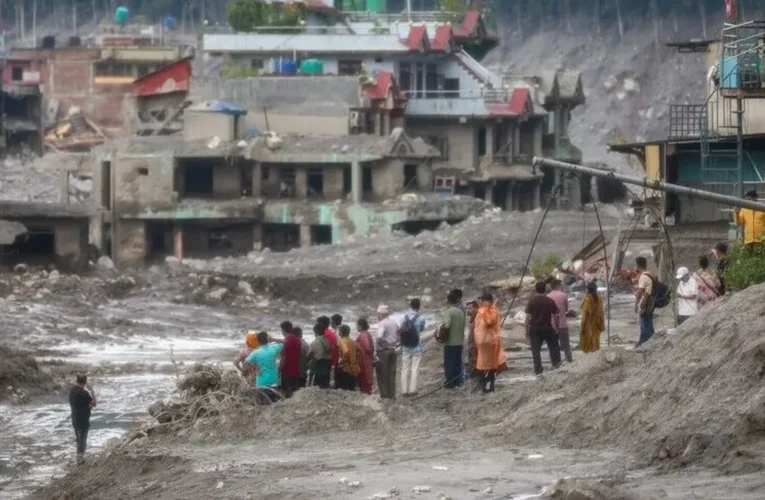 Nepal’deki selde hayatını kaybedenlerin sayısı 903’e yükseldi