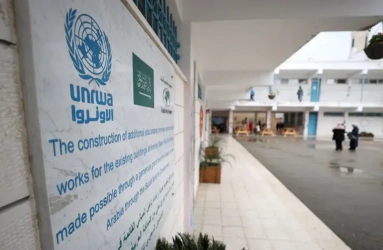 UNRWA Batı Şeria Direktörü, İsrail’in çıkardığı zorluklara rağmen faaliyetlerini sürdüreceklerini söyledi