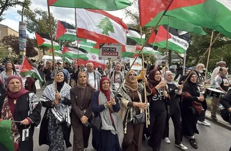 Berlin’de Filistin’e destek gösterisi