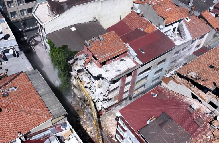 İstanbul Zeytinburnu sokakları ‘yarısı bizden’ ile dönüşüyor
