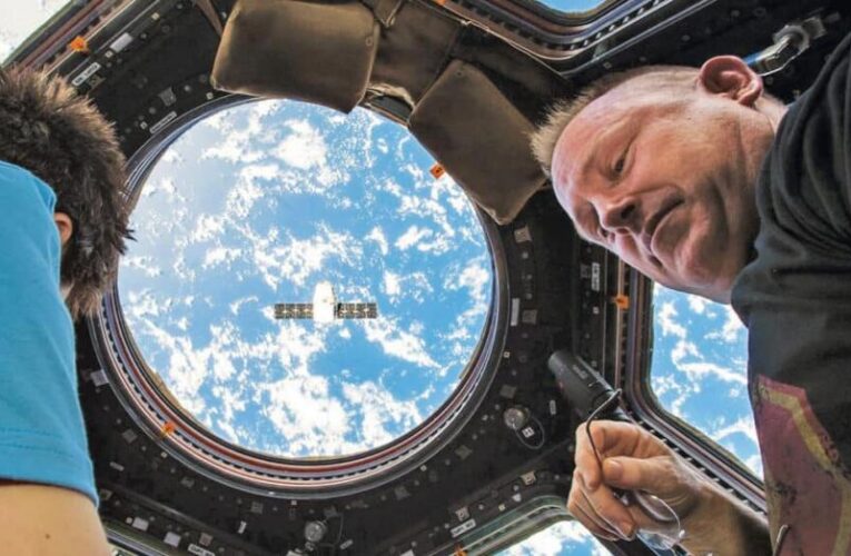 NASA astronotu ilk kez anlattı. “Makineli tüfek gibiydi, Dünya’ya dönemeyebiliriz diye düşündüm”