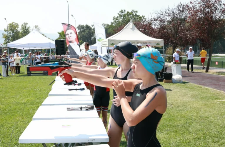 Triathle yarışları Bursa Osmangazi’de nefes kesti