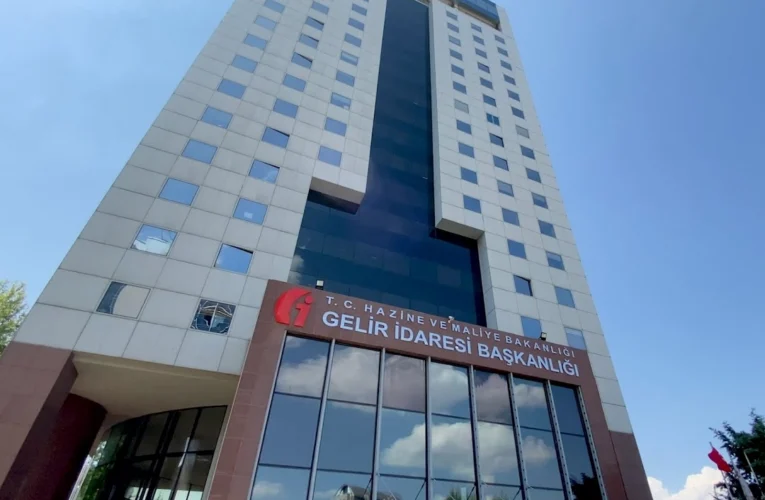 11 ilin defterdarlığına atama