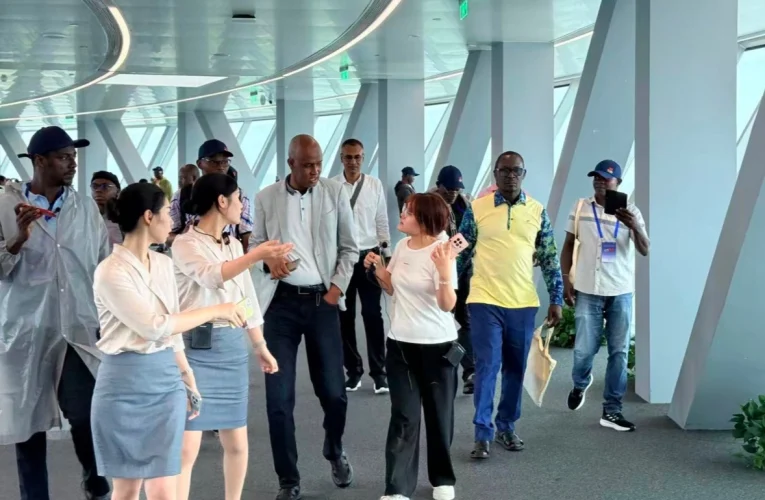 Xinhua Silk Road: Afrika gençlik medya heyeti, Çin’in Hunan Eyaleti’nde Çin-Afrika işbirliğinin yeni ufuklarını keşfediyor