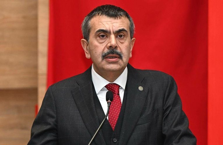 Bakan Tekin’den çarpıcı uyarı: O kavram masum geliyor ama kimin çocuğu oluyoruz?