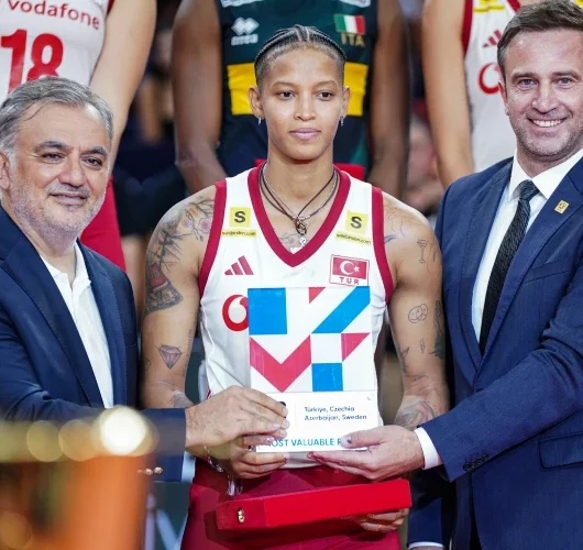 Filenin Sultanları Avrupa’nın zirvesinde: Şampiyonanın en değerli oyuncusu Melissa Vargas oldu