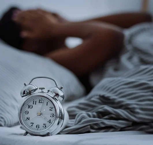 8 saat uyusanız bile bu belirtiler varsa dikkat: Alzheimer riskiyle bağlantılı olabilir