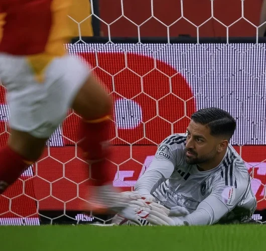 Galatasaray’ın iptal edilen golü faul mü? Eski hakemler değerlendirdi