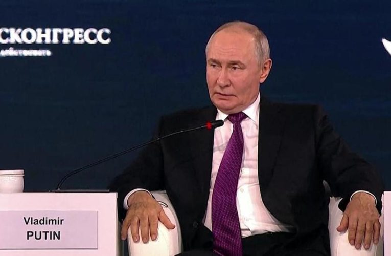 Putin’den Batı’ya suçlama: “Sivil uçaklara tehdit devlet terörizmidir”