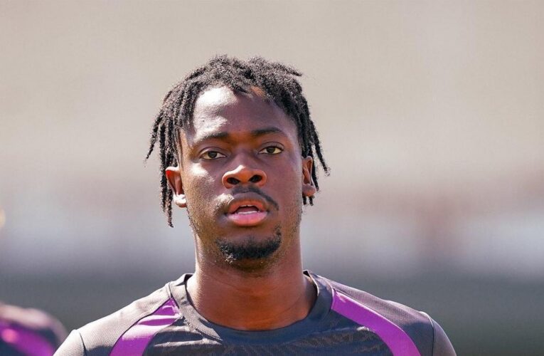 Galatasaray’ın yeni transferi Bitshiabu, ilk antrenmanına çıktı