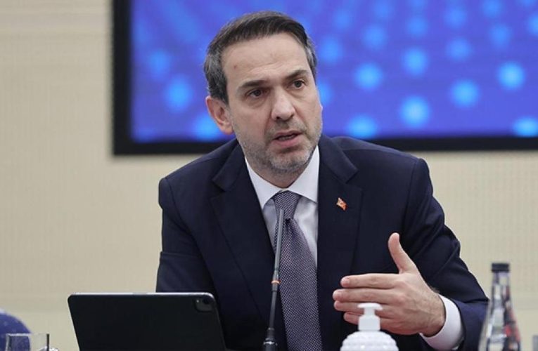 Bakan Bayraktar: Türkiye kendi kendine yeten bir ülke olacak
