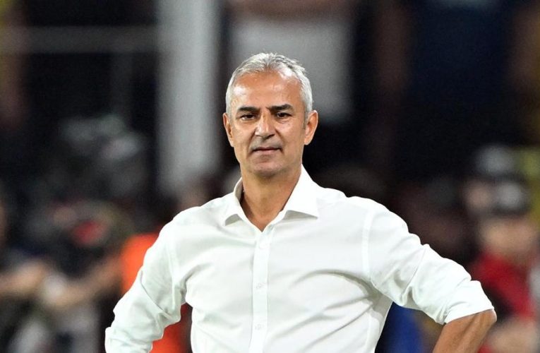 SON DAKİKA | Fenerbahçe’de İsmail Kartal, istifa etti