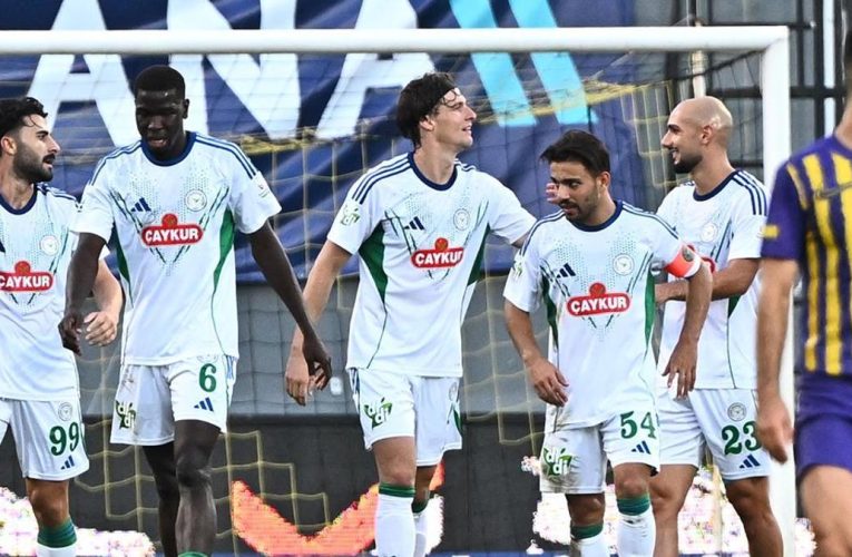 Çaykur Rizespor, Eyüpspor deplasmanında 10 kişiyle kazandı