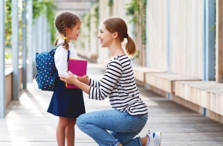 Ağır okul çantası skolyoz yapar mı? Okula dönüşte ailelere önemli çağrı
