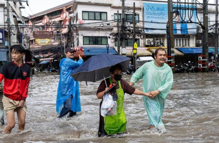 Bangkok’ta Şiddetli Yağışlar Sel Felaketine Neden Oldu