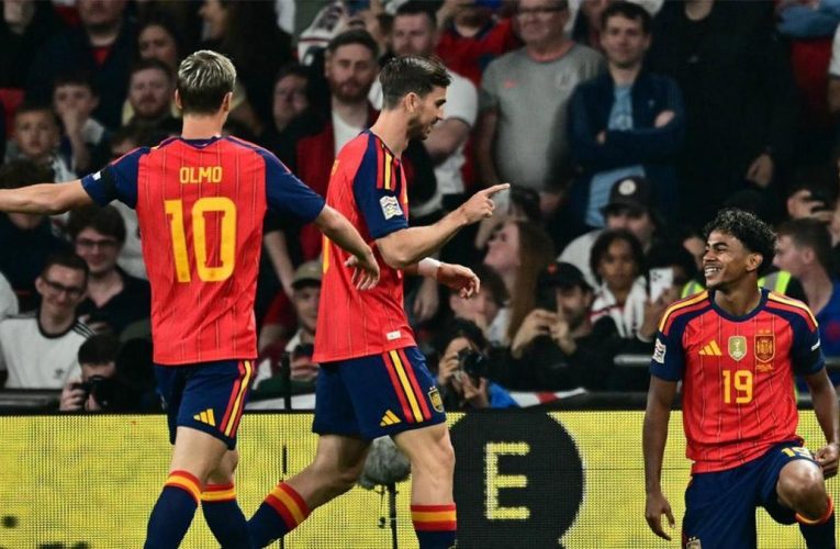 İspanya, İngiltere’yi 3-2 Yenerek Yenilmezlik Serisini Uzattı