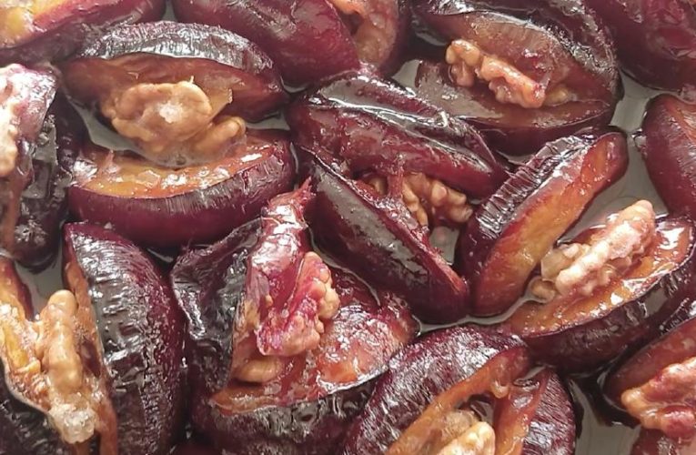 Dalda 4 lira. Elde kalınca kavanozda saklanıyor