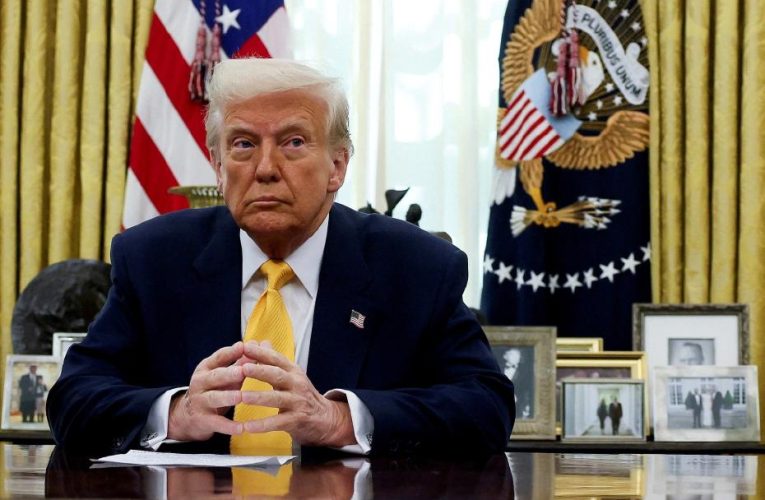Trump, komşu ülkeleri ABD toprağı olarak gösterdi