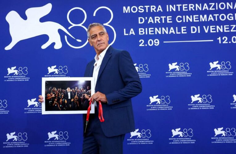 George Clooney, Venedik’te Trump yönetimini eleştirdi. “Ülkeyi liyakatsizler yönetiyor”