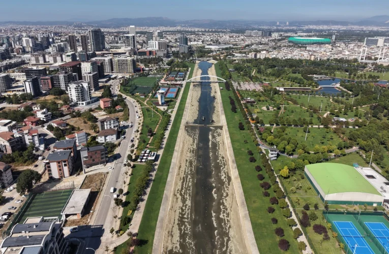 Büyükşehir’den dere temizliği mesaisi