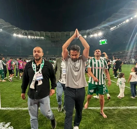 İlhan Palut’un duygusal anları: Maç sonu gözyaşlarını tutamadı