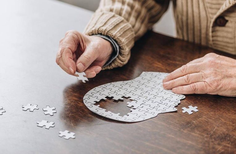 Dünyada her 3 saniyede bir kişiye demans tanısı konuluyor
