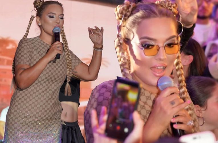 Demet Akalın konserinde tacize uğradı. “Her tarafımı elledi”