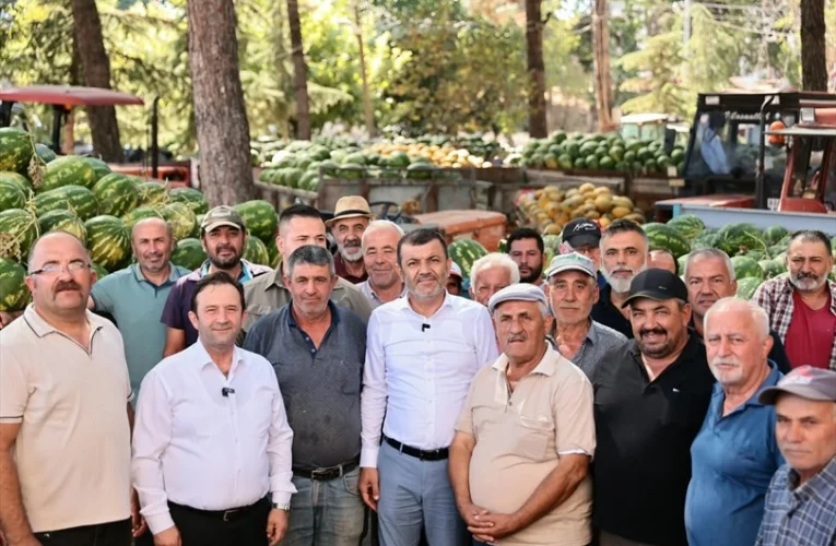 Denizli’de üreticinin karpuzu ihtiyaç sahibine ulaştırılıyor