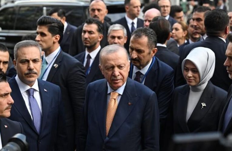 Cumhurbaşkanı Erdoğan, Körfez Ülkeleri Liderleri Zirvesi’nde Sıkıntılara Dikkat Çekti