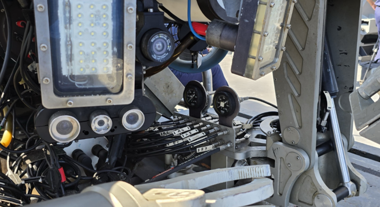 TCG Işın gemisi bölgede. Girne’deki feribot faciasında geminin enkazına robotla dalış yapılacak