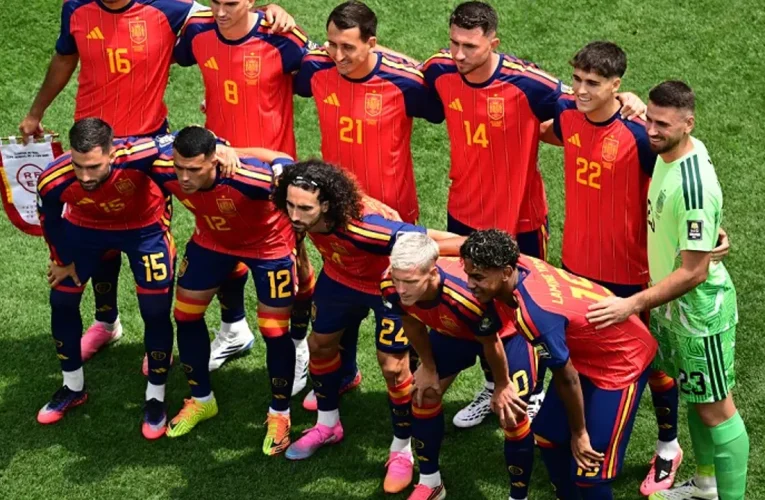 İspanya, Wembley’de İngiltere’yi 3-2 Yenerek Sezona Galibiyetle Başladı