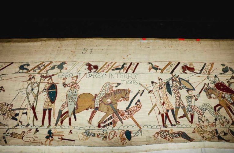 70 Metrelik Tarih: Bayeux Halısı’ndaki En Ünlü Sahneler Neler?
