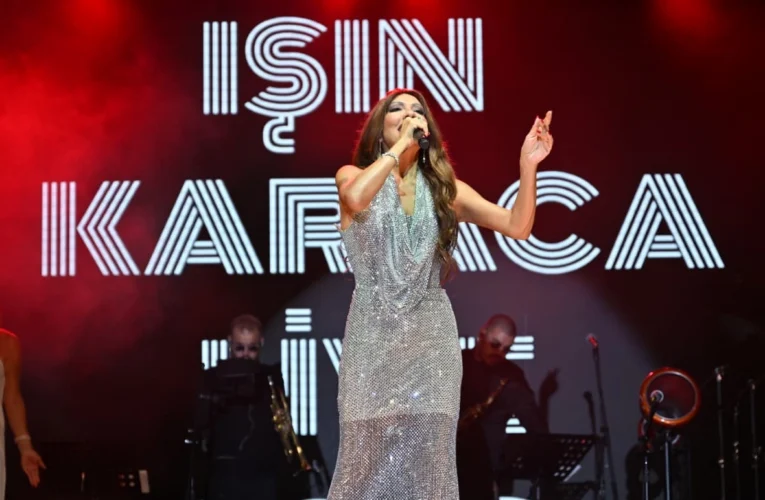 Işın Karaca, Manisa Gördes’in kurtuluş coşkusuna ortak oldu
