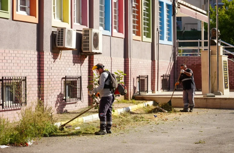İstanbul Maltepe’de okullarda toplu temizlik