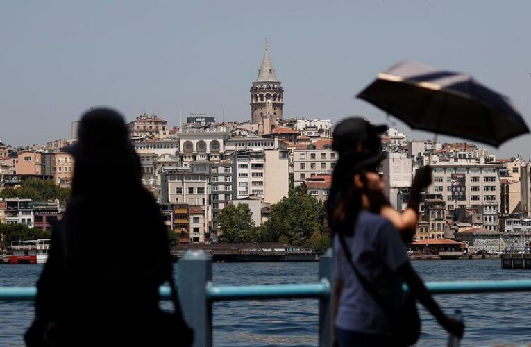 Bugün hava nasıl olacak? İstanbul’da poyraz etkisini gösterdi: Gündüz sıcak, gece serin