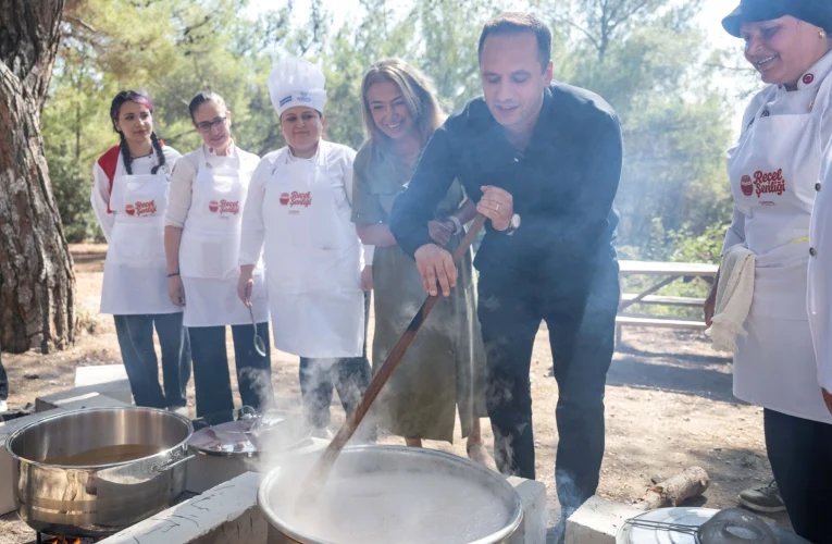İzmir Bornova’da kadın emeği reçelle taçlanıyor
