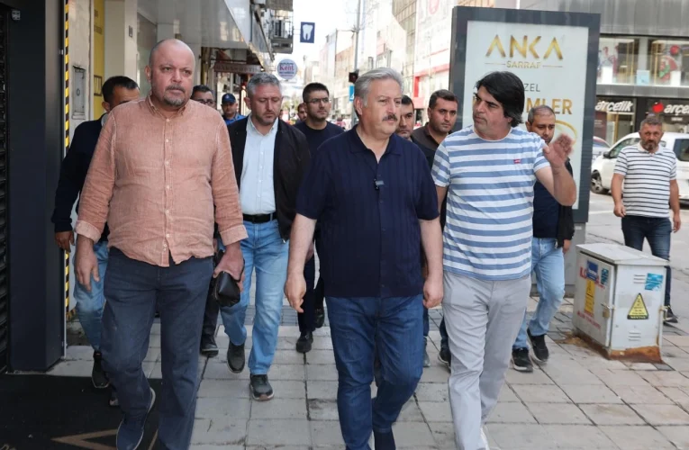 Melikgazi’de Yaya Yolları Yenileniyor