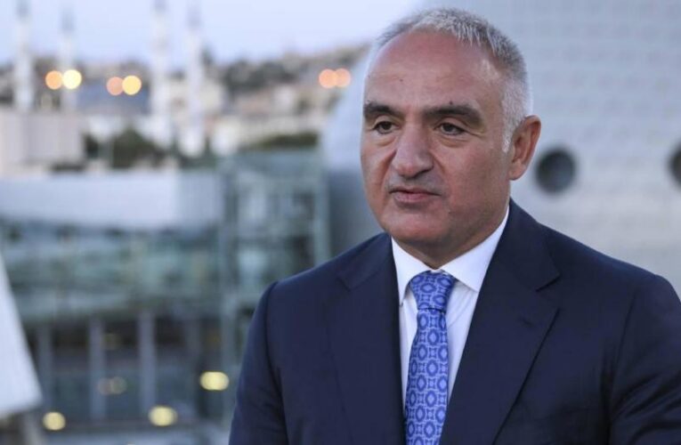 Bakan Ersoy’dan Filenin Sultanları’na tebrik mesajı