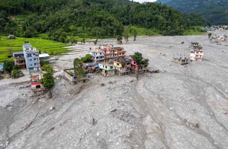 Nepal’deki selin ardından tünelde 9 gün mahsur kalan 2 işçi kurtarıldı