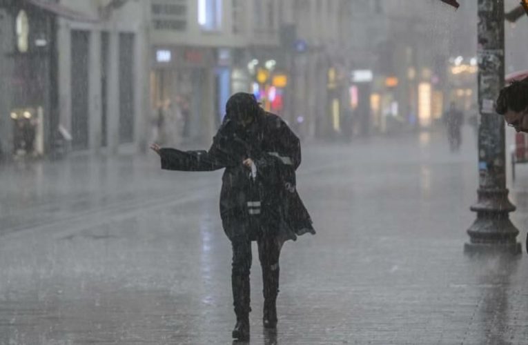 İstanbul sağanak yağışa teslim