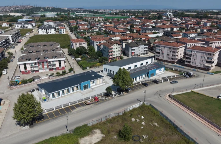 Sakarya Arifiye’de Gençlik Merkezi ve Yüzme Havuzu tanıtıldı